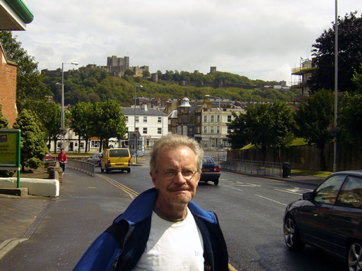 Bill in front of the castle